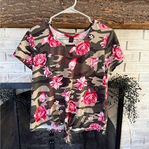 Hot Kiss Camouflage Floral Tie-Front Tee